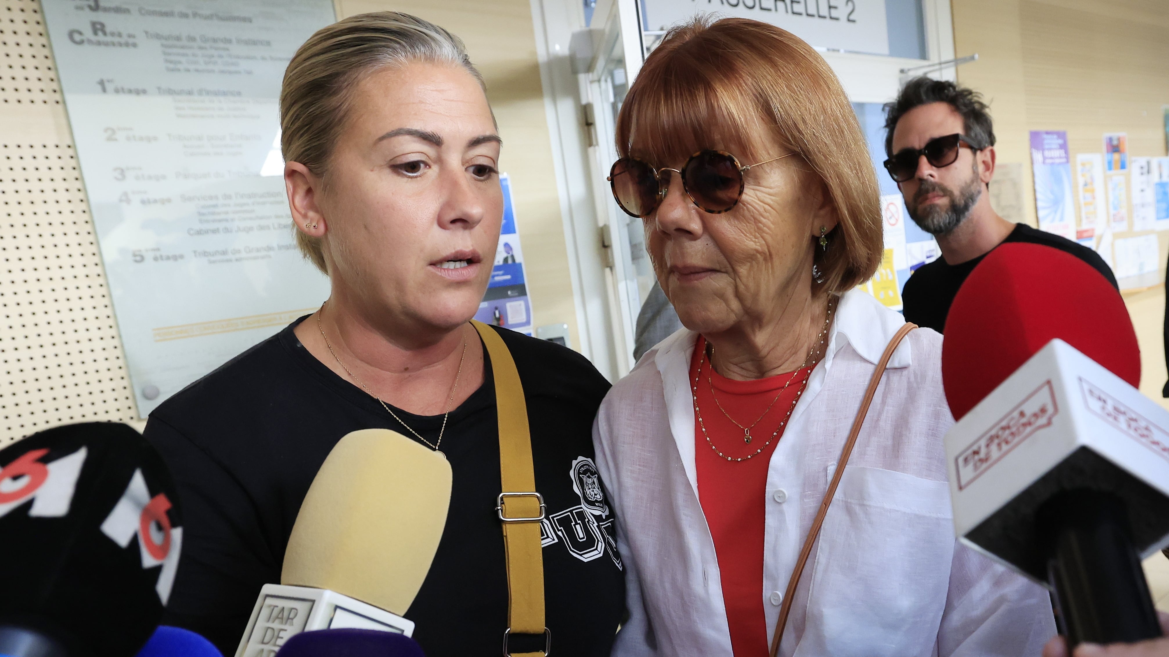 Avignon (France), 05/09/2024.- Gisele Pelicot (C), and her daughter Caroline Darian (L) speak with the media after leaving the criminal court in Avignon, France, 05 September 2024, where Pelicot's ex-husband stands trial for having drugging her and then inviting dozens of men to rape her for years. Dominique Pelicot and fifty other men are accused, primarily of raping the presently 70-year-old woman while she was unconscious, between 2011 and 2020. Dominique Pelicot could spend up to 20 years behind bars if proven guilty. The end of November is when the verdict is anticipated. (Francia) EFE/EPA/GUILLAUME HORCAJUELO
