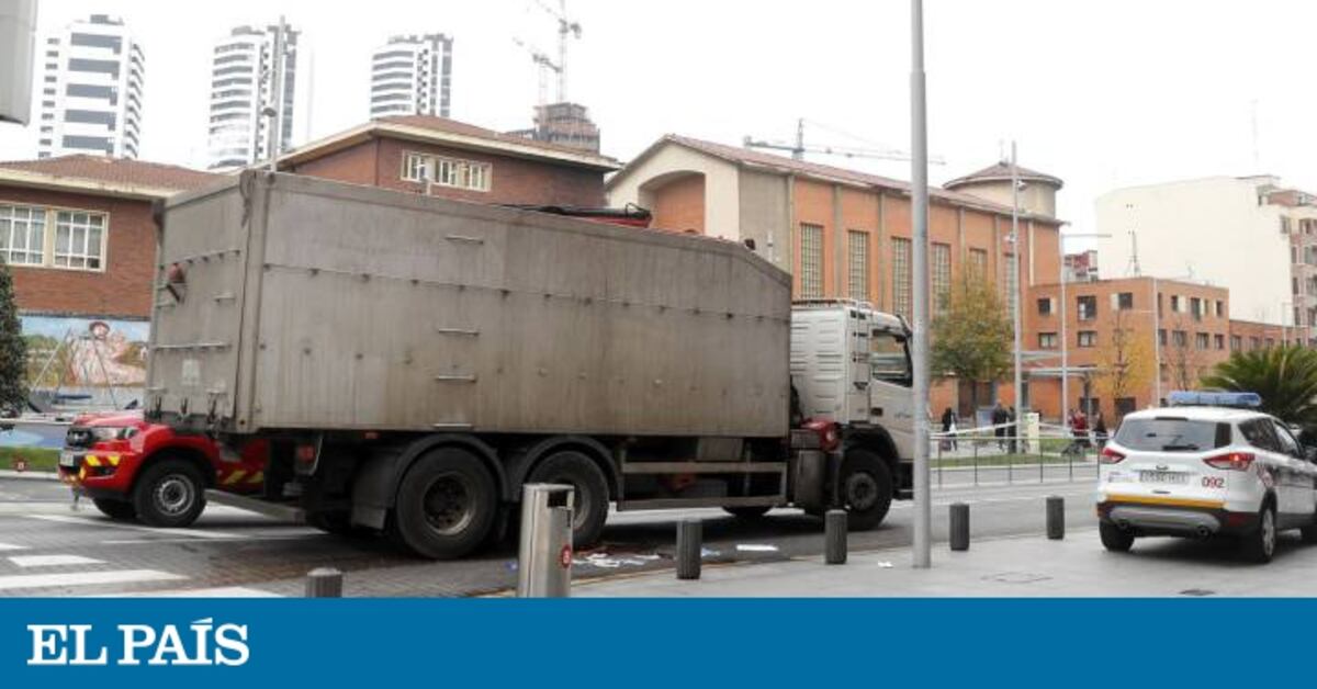 Muere una ciclista arrollada por un camión en Bilbao | Política | EL PAÍS