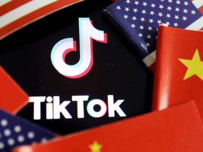 EE UU veta desde el domingo las descargas de TikTok y WeChat en el país
