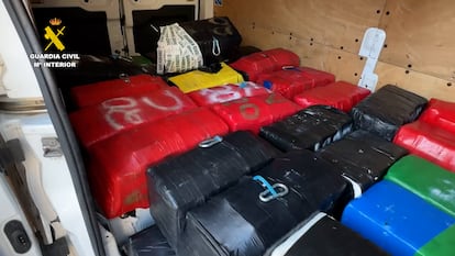 Los 70 fardos de cocaína recuperados por la Comandancia de Cádiz.
