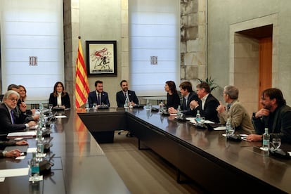 El presidente de la Generalitat, Pere Aragonès, y consejeros del Govern se reúnen con patronal y sindicatos en una reunión extraordinaria del Consell del Diàleg Social en la Generalitat.