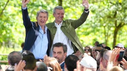 Alberto Nuñez Feijóo junto al presidente de la Xunta de Galicia, Alfonso Rueda, el sábado en O Pino, este sábado.