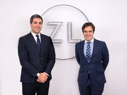 Román Mejías, asociado senior, y Antonio Paredes, socio responsable del área mercantil-financiero de Zadal Abogados.