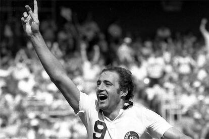 Chinaglia festeja un gol cuando jugaba, en 1980, en el Cosmos, de Nueva York.