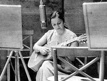 La cantautora chilena, Violeta Parra.