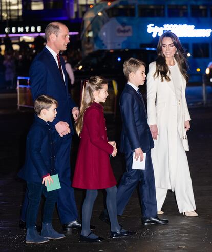 Al concierto de la princesa de Gales, dedicado a todos los que trabajan por los derechos de la infancia en Reino Unido, no faltó su familia. Por primera vez acudieron sus tres hijos, los príncipes Jorge, Carlota y Luis (10, 8 y 5 años, respectivamente) y su marido el príncipe Guillermo. También asistieron su hermana, Pippa Middleton, y su marido, James Matthews; y miembros de la realeza como Sofía de Edimburgo o las hermanas Beatriz y Eugenia de York con sus respectivas familias. Aunque faltaron esta vez los reyes, Carlos y Camila, por cuestiones de agenda.