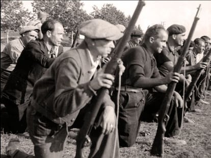 Soldados de la &#039;Quinta del Saco&#039;, en 1938, en una imagen in&eacute;dita de Francesc Boix.