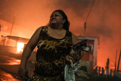 O fogo na favela do Bodozal mobilizou 100 bombeiros e 14 caminhões, de onde mais de 100.000 litros d’água foram usados para combater o incêndio.Ao menos quatro pessoas precisaram de atendimento hospitalar. Segundo o secretário executivo da Defesa Civil do estado do Amazonas, Hermógenes Rabelo, pode ter sido o maior incêndio urbano já ocorrido em Manaus.