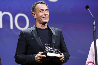 Matteo Garrone, con el León de Plata a la mejor dirección por 'Io Capitano'. 