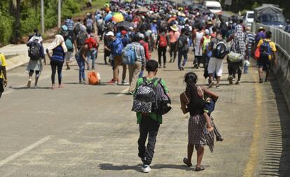 Una caravana migrante en octubre pasado en la carretera hacia Huixtla, Tapachula, en el Estado mexicano de Chiapas. 