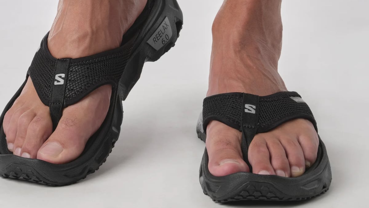Así son las sandalias Salomon para hombre con suela sobredimensionada que reducen la fatiga muscular