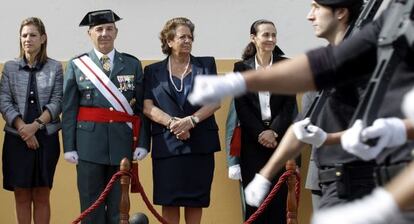 El general de la Guardia Civil, Fernando Santaf&eacute;, entre S&aacute;nchez de Le&oacute;n, Barber&aacute; y De la Oliva.