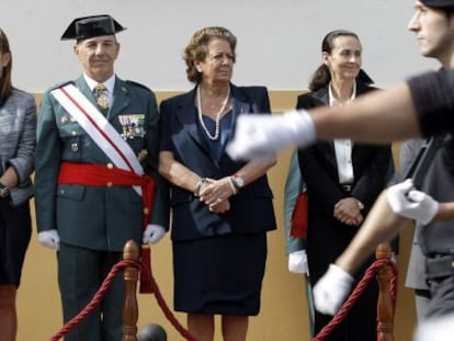 El general de la Guardia Civil, Fernando Santaf&eacute;, entre S&aacute;nchez de Le&oacute;n, Barber&aacute; y De la Oliva.