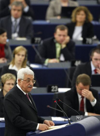 El presidente de la Autoridad Nacional Palestina, Mahmud Abbas, se dirige a los eurodiputados en Estrasburgo.