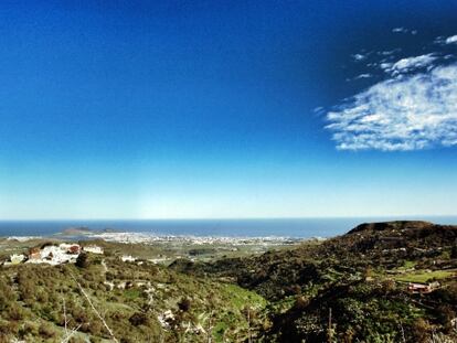 El barrio de San Lorenzo está a diez minutos en coche de la ciudad de Las Palmas de Gran Canaria a la que pertenece.