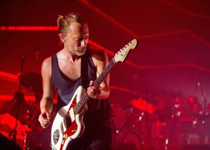 Thom Yorke en un concierto con Radiohead.