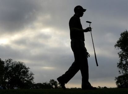 Tiger Woods se pasea por el campo durante el Arnold Palmer Invitational, torneo que ganó el pasado marzo.