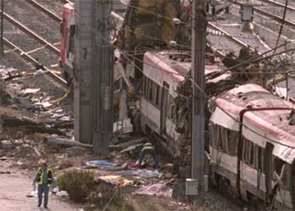Estado del tren que ha saltado por los aires a un kilómetro de la estación de Atocha.