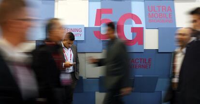 Promoci&oacute;n de la nueva telefon&iacute;a m&oacute;vil 5G.