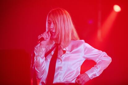 La cantante Kim Gordon, durante un concierto en junio de este año.