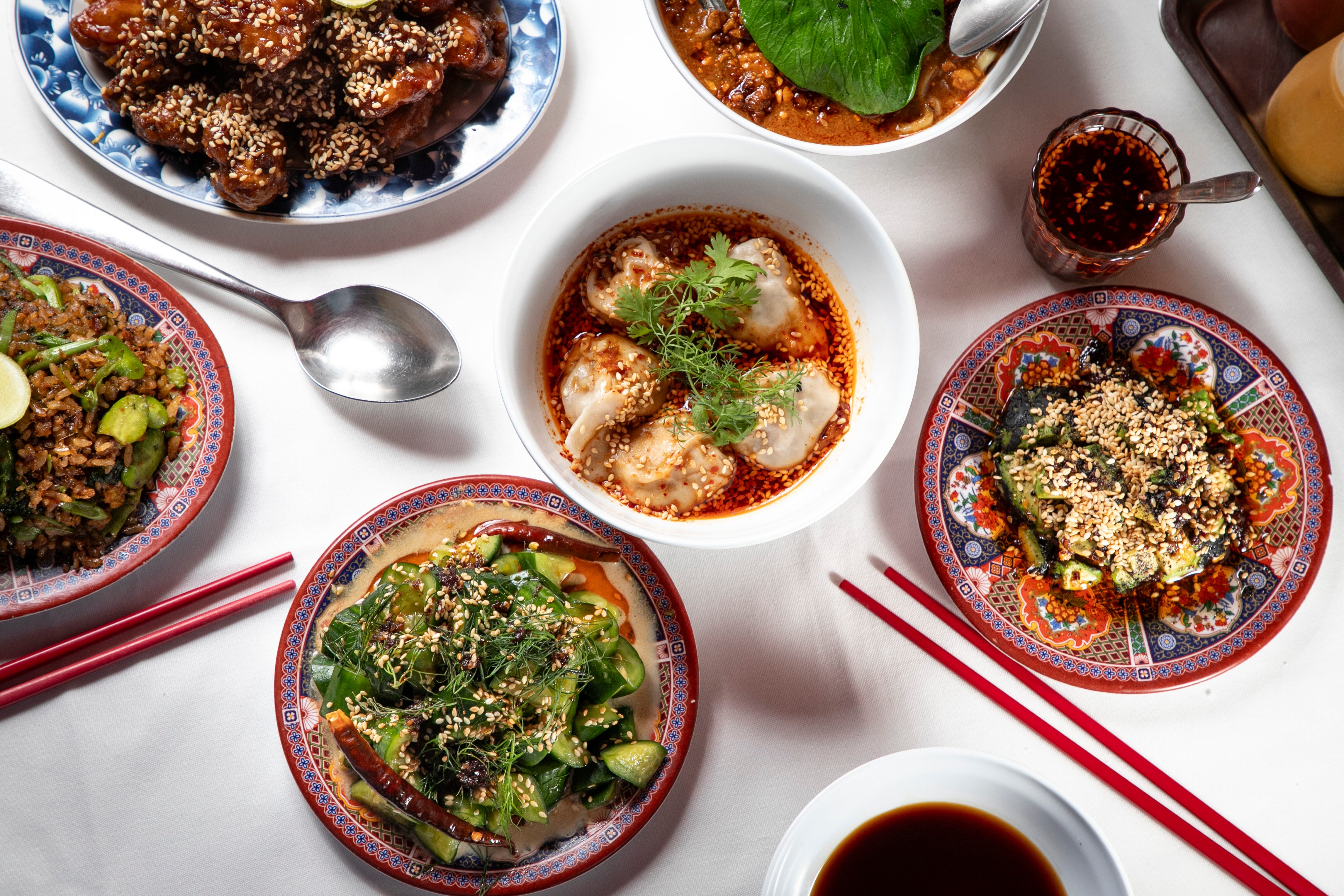 Cantón Mexicali es un restaurante chino moderno, cachanilla y chilango