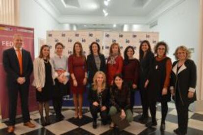 Asistentes y participantes de la jornada organizada por Fedepe en colaboración con el colectivo #SomosMujeresTech e IEBusiness School.