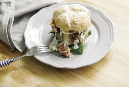 Hamburguesa de tzatziki y verduras