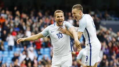 Los delanteros de la selecci&oacute;n inglesa, Harry Kane y Jamie Vardy, en el partido amistoso que les enfrent&oacute; a Turqu&iacute;a, el mes pasado.