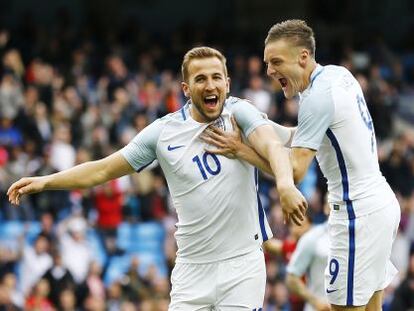 Los delanteros de la selecci&oacute;n inglesa, Harry Kane y Jamie Vardy, en el partido amistoso que les enfrent&oacute; a Turqu&iacute;a, el mes pasado.