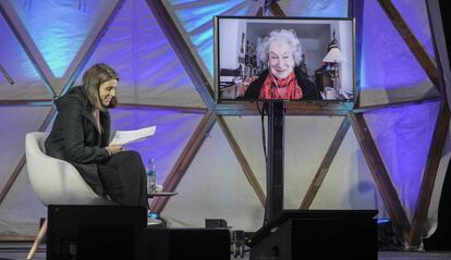 Intervenció de Margaret Atwood durant la Biennal de Pensament.