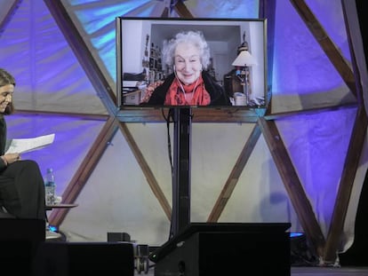 Intervenció de Margaret Atwood durant la Biennal de Pensament.