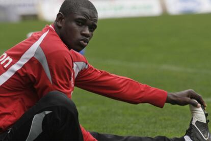 Mensah, esta temporada entrenándose con el Granada.