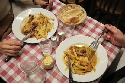 Le Bar Fleuri pollo asado