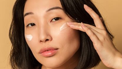 Artículo de EL PAÍS Escaparate sobre la BB Cream Magic L'Oreal Paris.