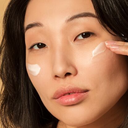 Artículo de EL PAÍS Escaparate sobre la BB Cream Magic L'Oreal Paris.
