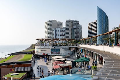 El centro comercial Larcomar, en Miraflores.