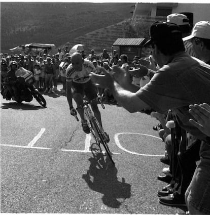 Marco Pantani en los últimos metros de la etapa del Alpe D'Huez, en el Tour de 1995, en la que resultó vencedor.