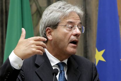 El ministro de Exteriores italiano, Paolo Gentiloni, en Chipre. 