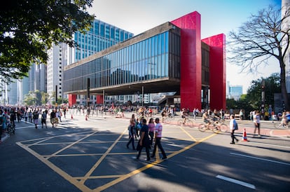 View of the São Paulo Museum of Art from Paulista Avenue in the Brazilian city