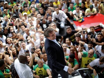 Jair Bolsonaro é recepcionado em Salvador