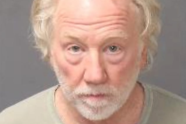 El actor Timothy Busfield, eliminado digitalmente de una película tras ...