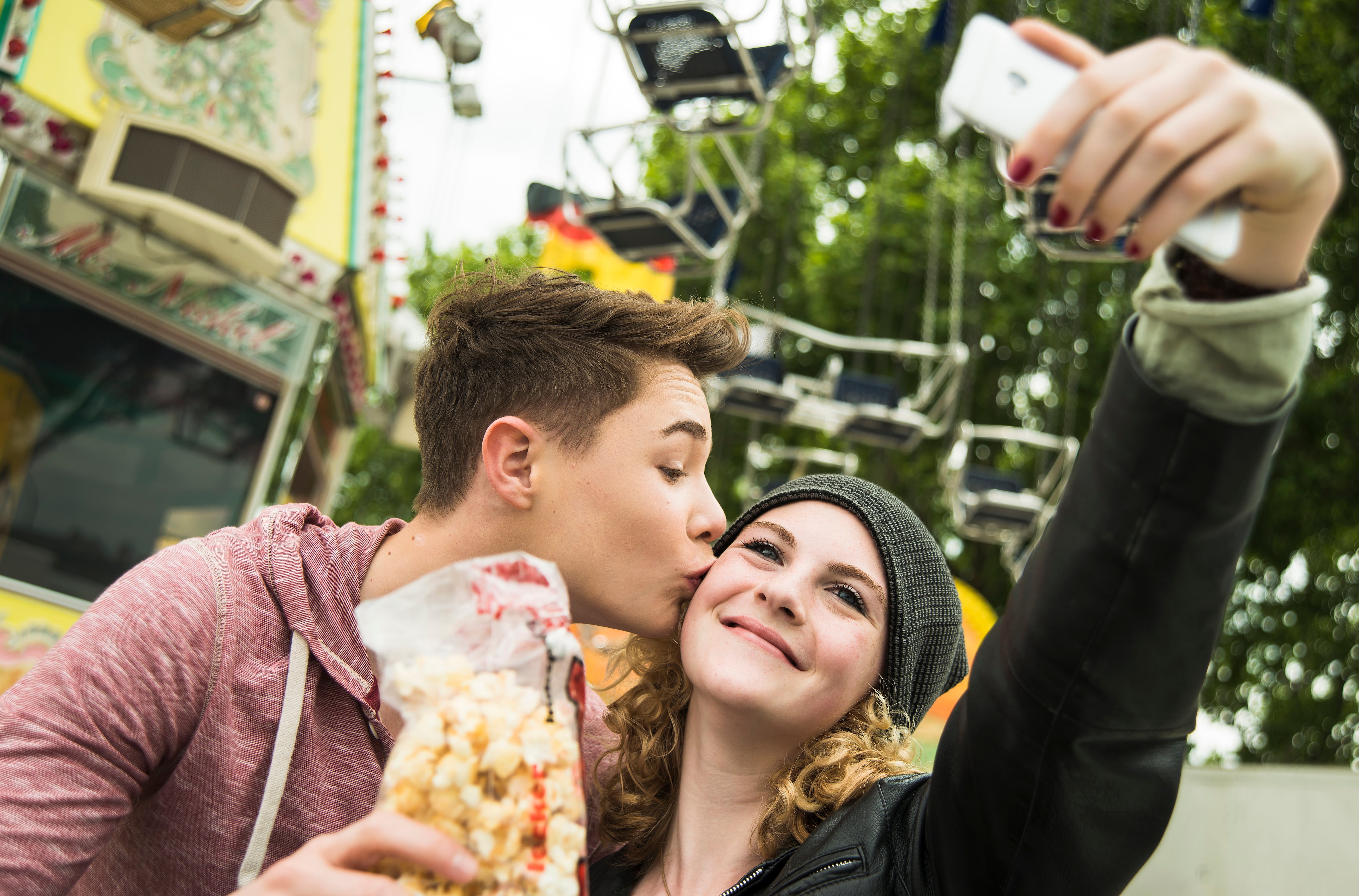 Por qué conocer a la pareja de tu hijo adolescente es buena idea