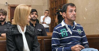 Mar&iacute;a Antonia Munar y Miquel Nadal durante el juicio.