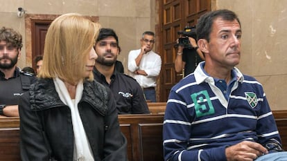 Mar&iacute;a Antonia Munar y Miquel Nadal durante el juicio.