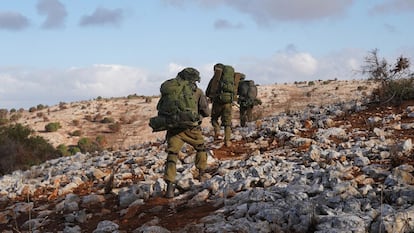 Tropas israelíes durante una operación en el sur de Líbano, este jueves.