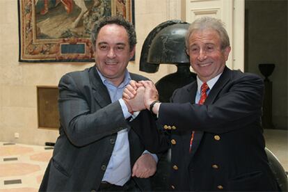 Ferran Adrià y Michel Guérard, tras recibir el Premio Diálogo.