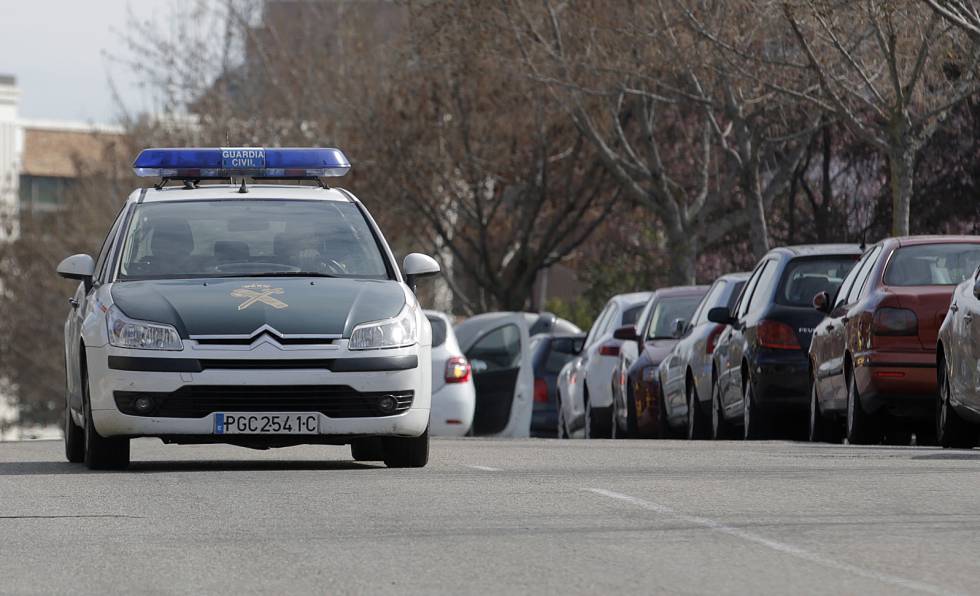 Atraco exprés a un Tesla ante un colegio privado de Majadahonda