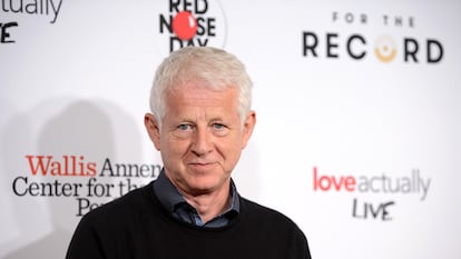 Richard Curtis en el evento 'Love Actually Live' en el Wallis Annenberg Center for the Performing Arts en Beverly Hills, California, en 2021.