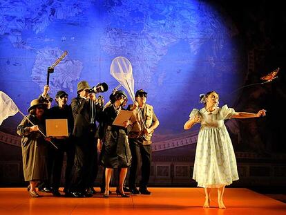 Els Joglars, en un ensayo de <i>La cena</i> en el teatro Lope de Vega de Sevilla.