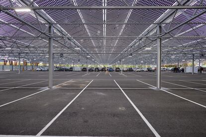 Interior of the Cardenal Ilundáin solar parking lot, in Pamplona.